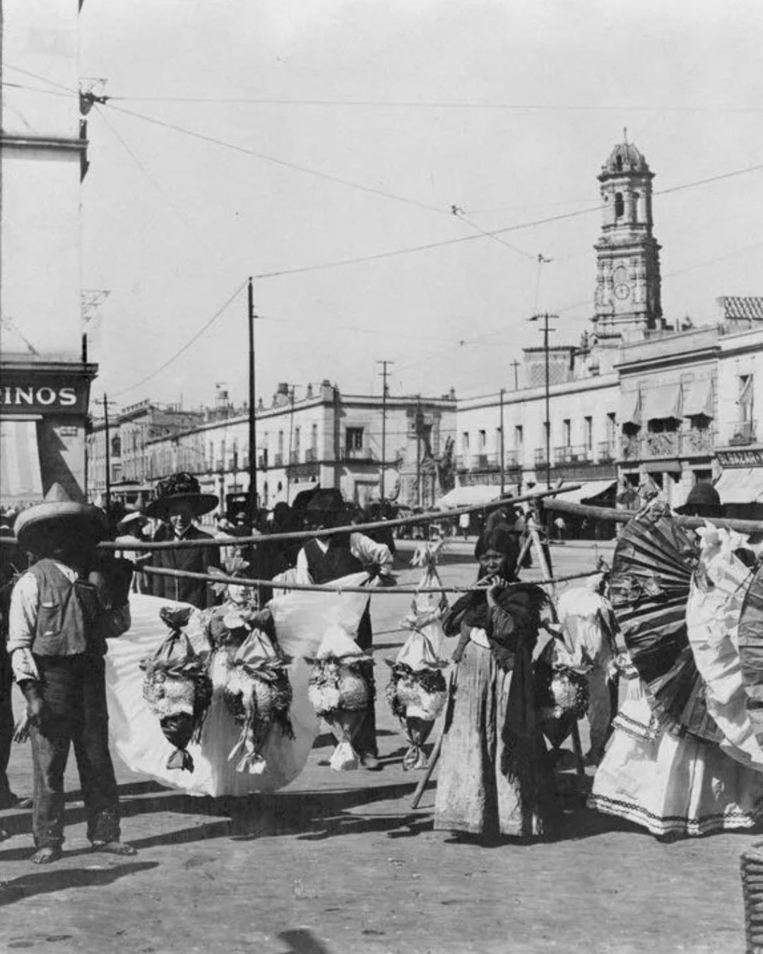 Foto de archivo de Vendedores de piñatas
